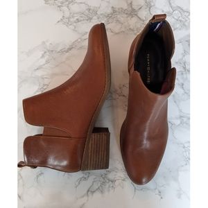 Brown leather Tommy Hilfiger booties
